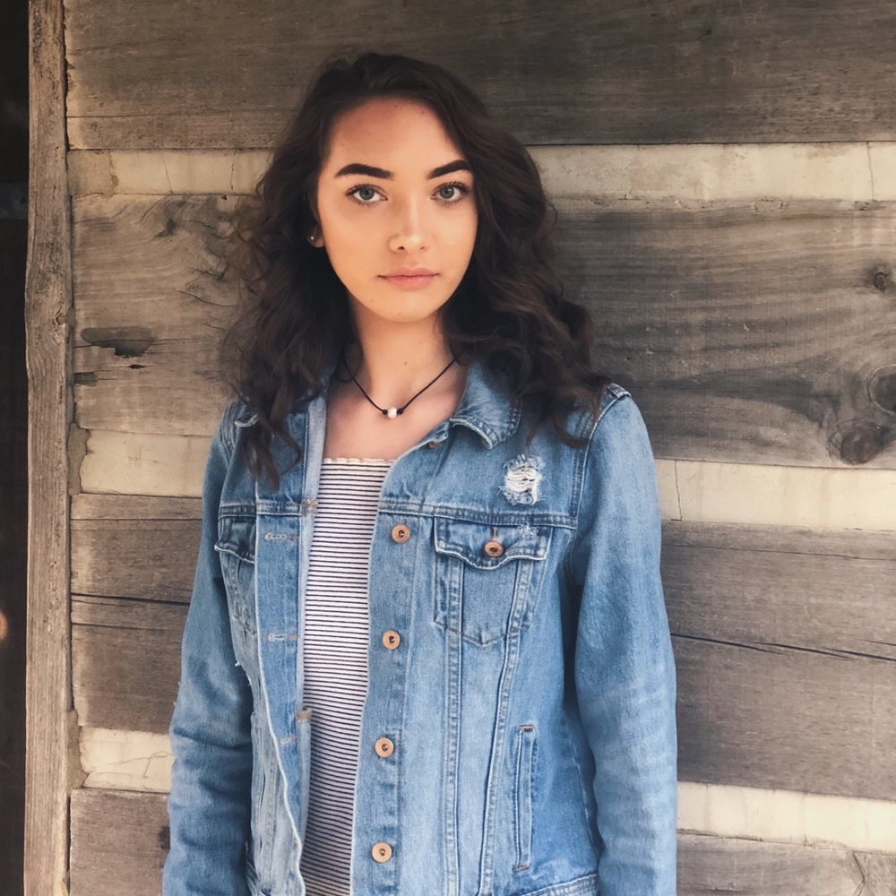Meet your Posher, Makiah